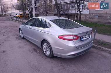 Седан Ford Fusion 2016 в 