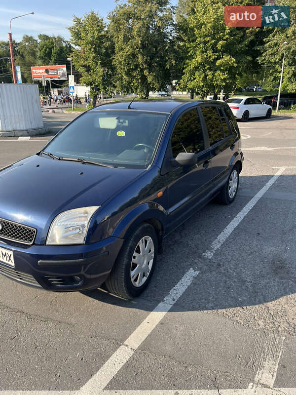 Хэтчбек Ford Fusion 2004 в Львове