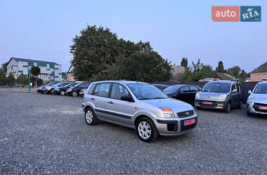 Хэтчбек Ford Fusion 2008 в 