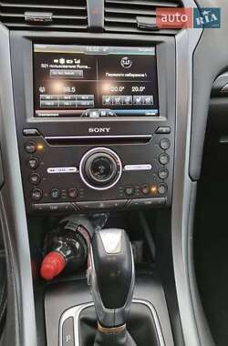 Седан Ford Fusion 2015 в 