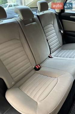 Седан Ford Fusion 2017 в 