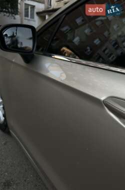 Седан Ford Fusion 2017 в 