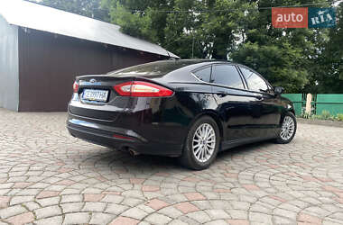 Седан Ford Fusion 2016 в 