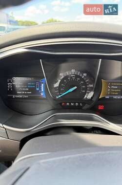 Седан Ford Fusion 2014 в 