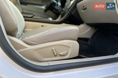 Седан Ford Fusion 2018 в 