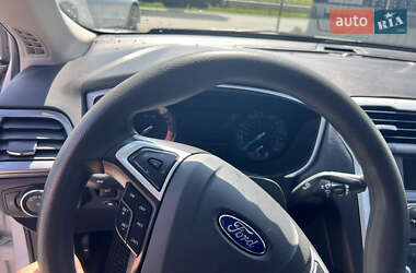 Седан Ford Fusion 2015 в 