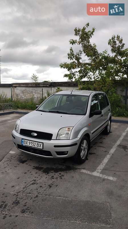 Хэтчбек Ford Fusion 2004 в Нетешине