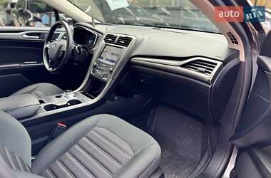 Седан Ford Fusion 2019 в 