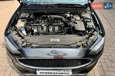 Седан Ford Fusion 2019 в 