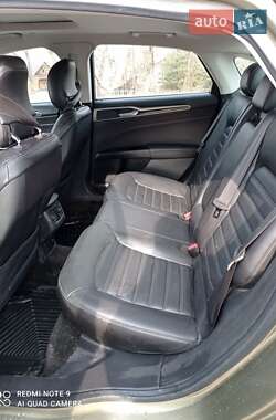 Седан Ford Fusion 2012 в 