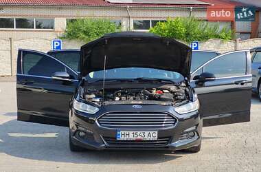 Седан Ford Fusion 2013 в 