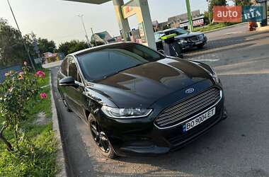 Седан Ford Fusion 2015 в 