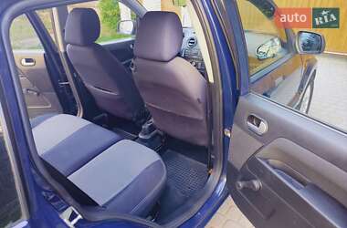 Хэтчбек Ford Fusion 2010 в 