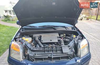 Хэтчбек Ford Fusion 2010 в 