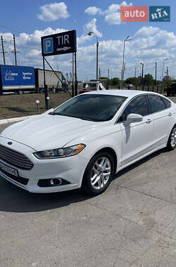 Седан Ford Fusion 2013 в Кам'янці