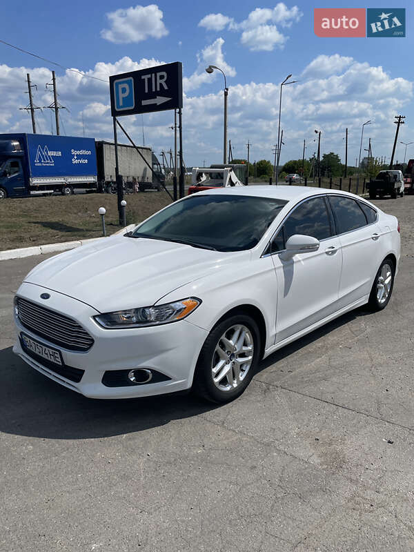 Седан Ford Fusion 2013 в 