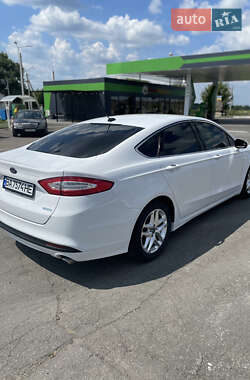 Седан Ford Fusion 2013 в 