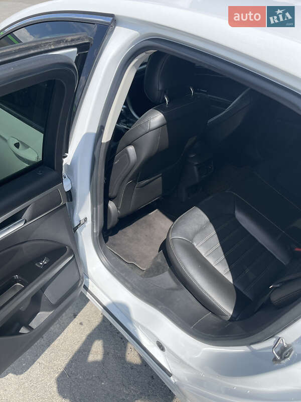 Седан Ford Fusion 2013 в Кривом Роге