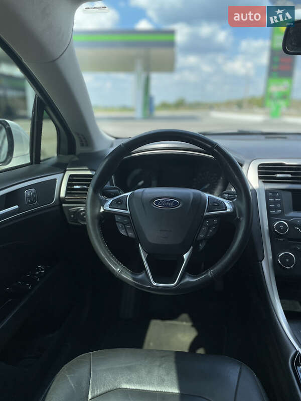 Седан Ford Fusion 2013 в Кривом Роге