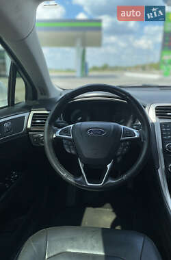 Седан Ford Fusion 2013 в 