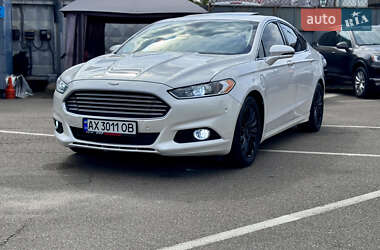 Седан Ford Fusion 2013 в 