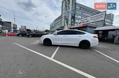 Седан Ford Fusion 2013 в 