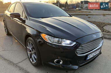 Седан Ford Fusion 2015 в Калуші