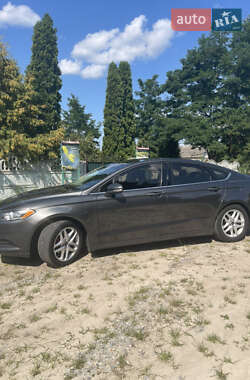 Седан Ford Fusion 2015 в 