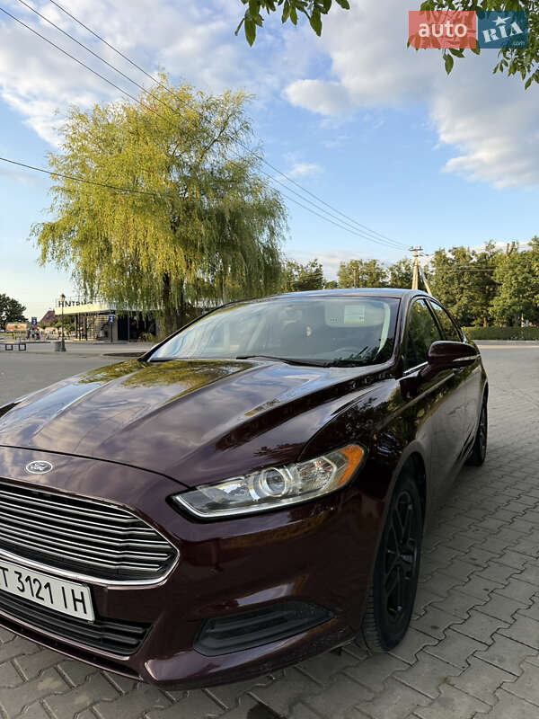 Седан Ford Fusion 2013 в Снятині