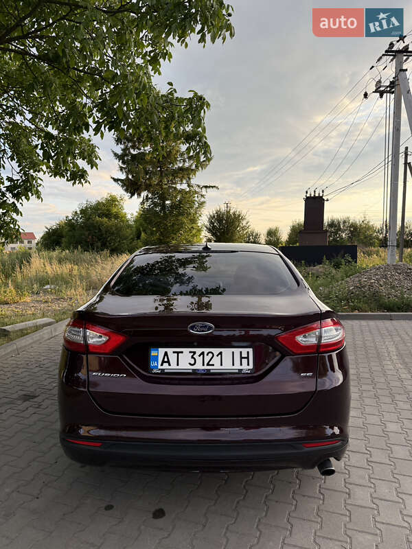 Седан Ford Fusion 2013 в Снятині