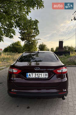 Седан Ford Fusion 2013 в 