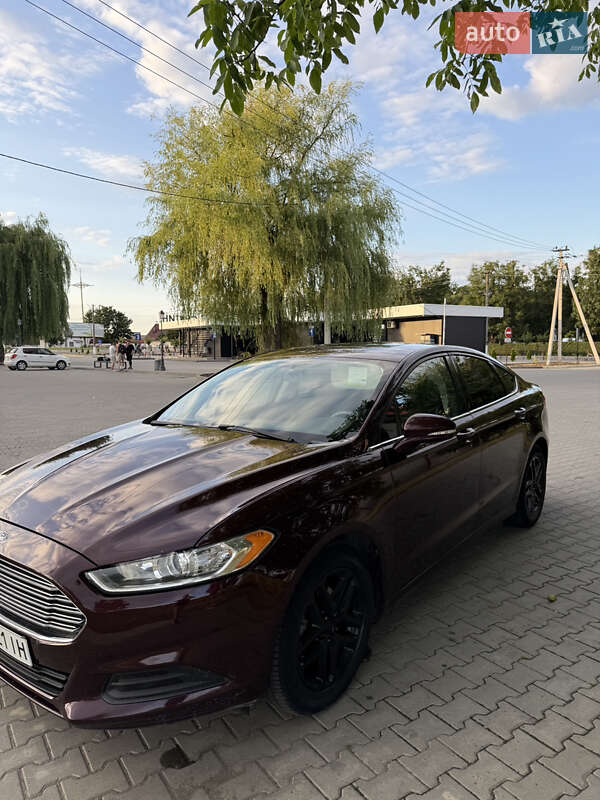 Седан Ford Fusion 2013 в Снятині