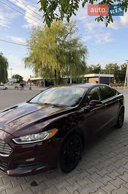 Седан Ford Fusion 2013 в 
