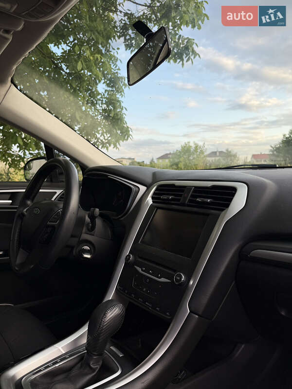 Седан Ford Fusion 2013 в Снятині