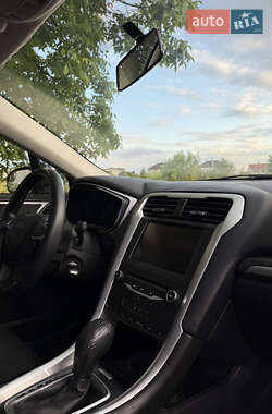 Седан Ford Fusion 2013 в 