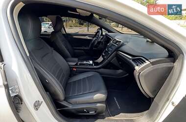 Седан Ford Fusion 2018 в 