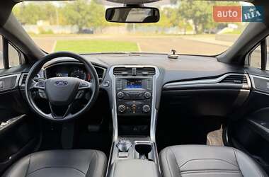Седан Ford Fusion 2018 в 