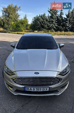 Седан Ford Fusion 2016 в 