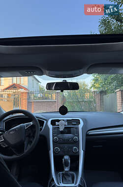 Седан Ford Fusion 2014 в 