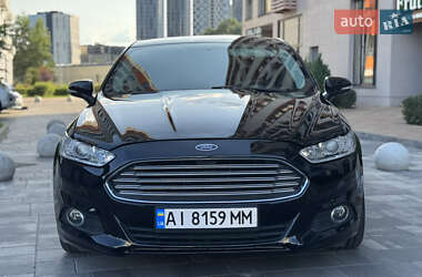 Седан Ford Fusion 2015 в 