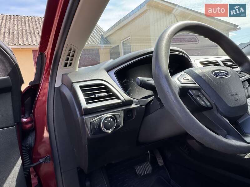 Седан Ford Fusion 2014 в Романове