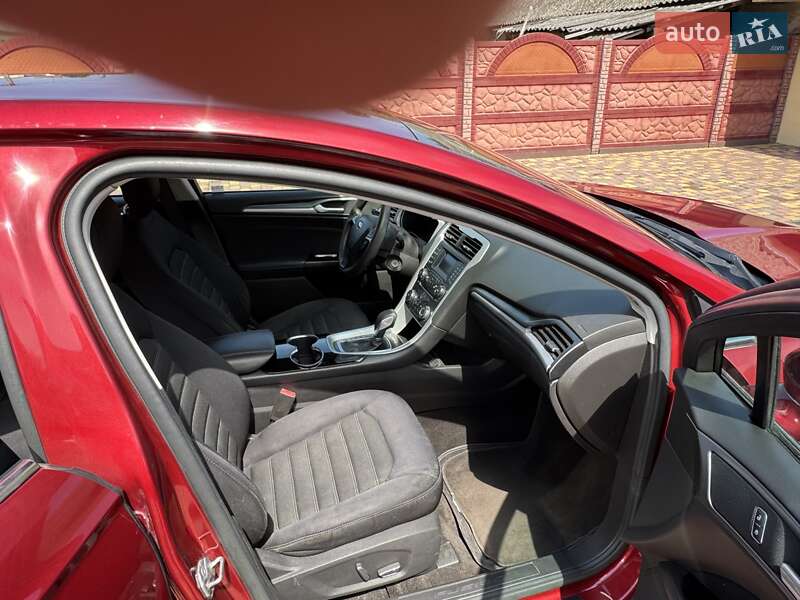 Седан Ford Fusion 2014 в Романове