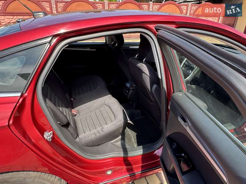 Седан Ford Fusion 2014 в Романове