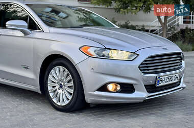 Седан Ford Fusion 2014 в 