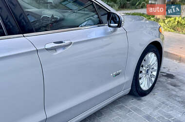 Седан Ford Fusion 2014 в 