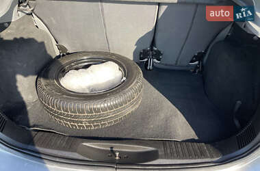 Хэтчбек Ford Fusion 2005 в 