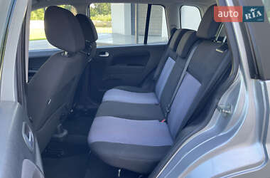 Хэтчбек Ford Fusion 2010 в 