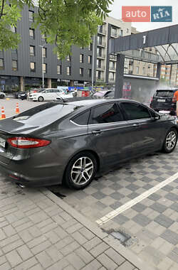 Седан Ford Fusion 2016 в 