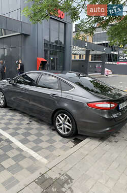 Седан Ford Fusion 2016 в 