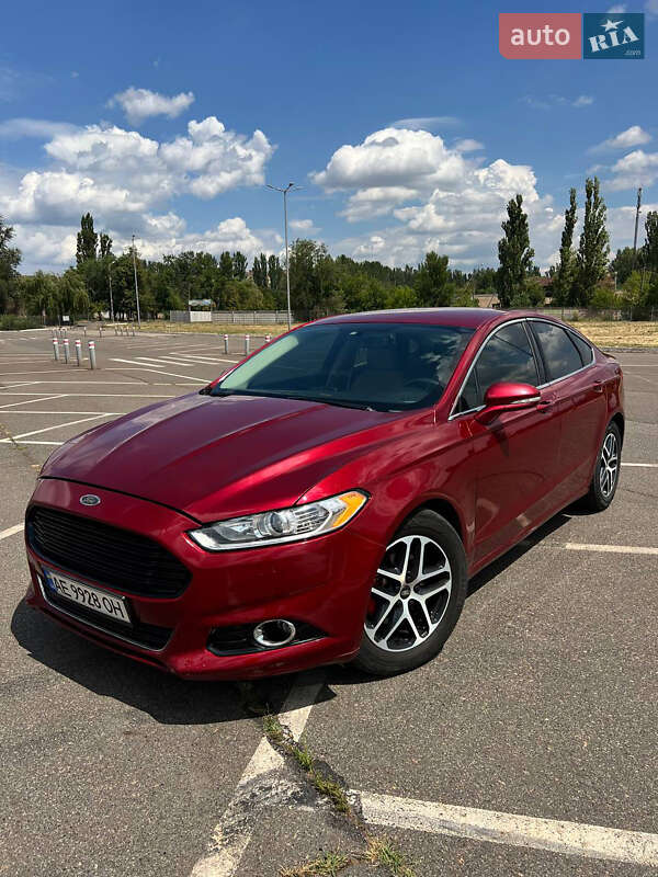 Седан Ford Fusion 2015 в 